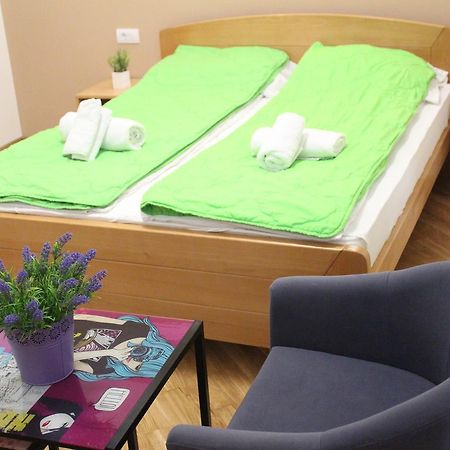Wake Up Apartments And Rooms Belgrado Esterno foto