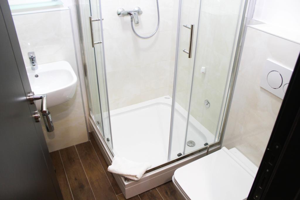 Wake Up Apartments And Rooms Belgrado Esterno foto