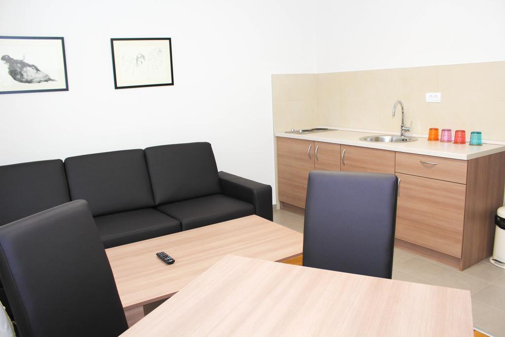 Wake Up Apartments And Rooms Belgrado Esterno foto