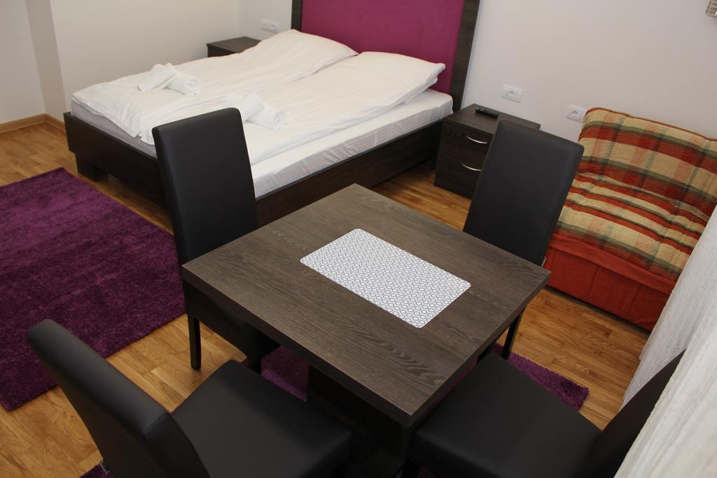 Wake Up Apartments And Rooms Belgrado Esterno foto