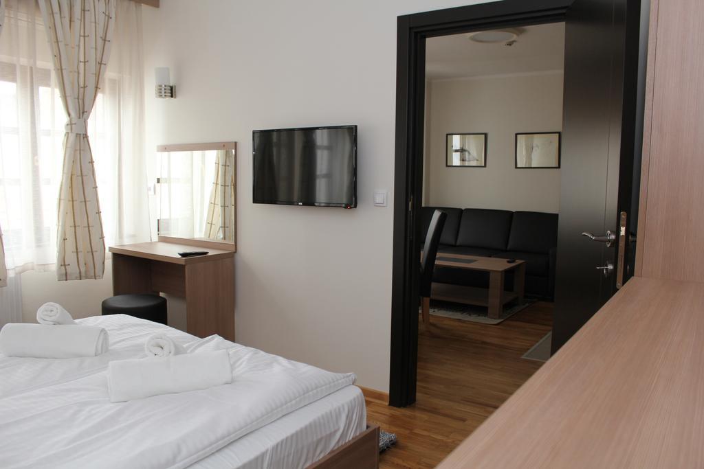 Wake Up Apartments And Rooms Belgrado Esterno foto
