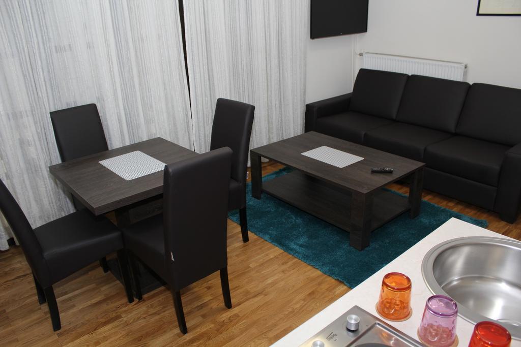 Wake Up Apartments And Rooms Belgrado Esterno foto