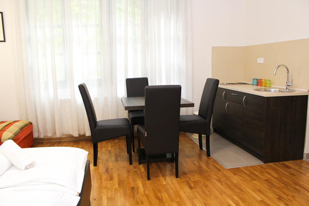 Wake Up Apartments And Rooms Belgrado Esterno foto