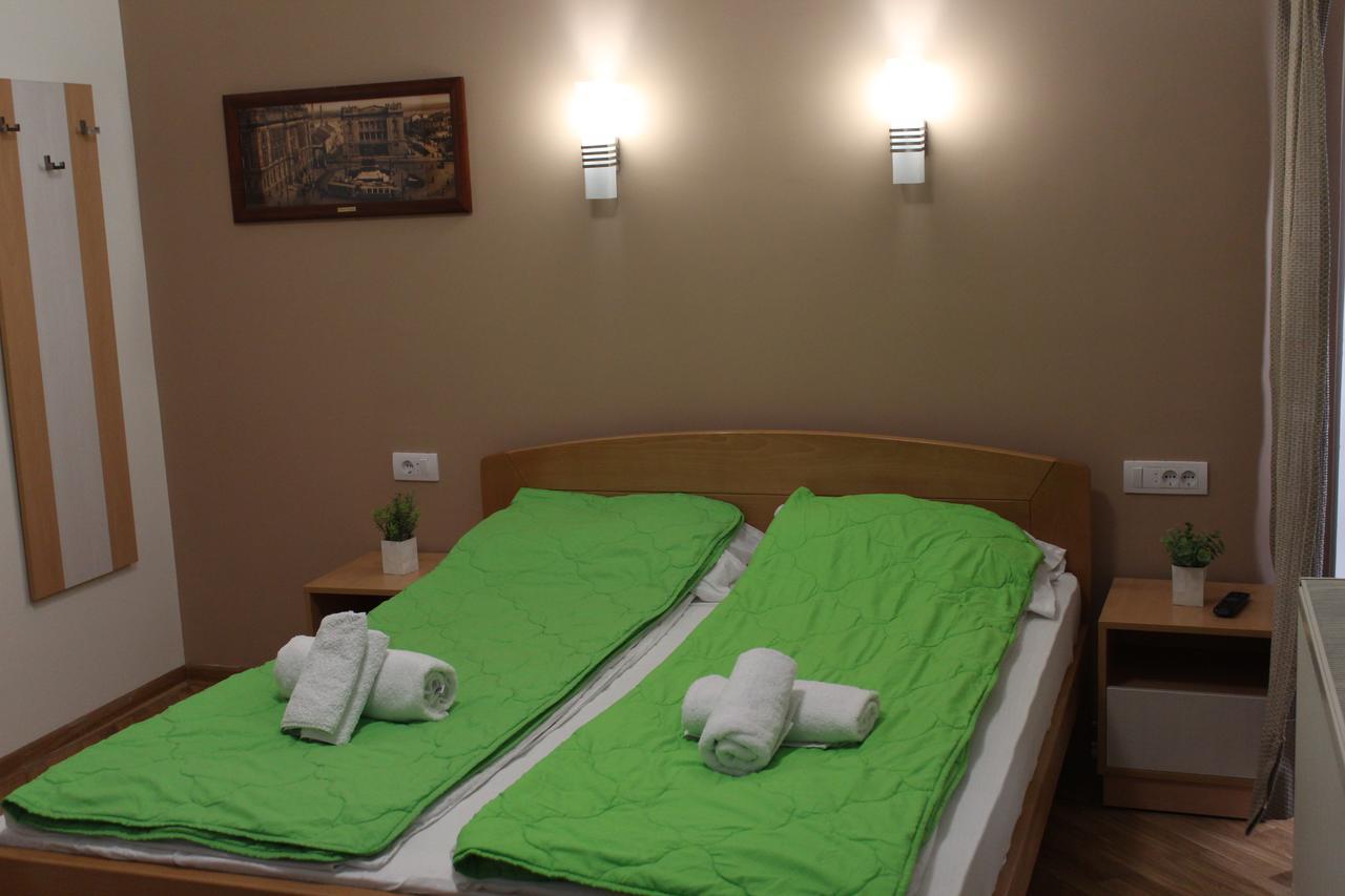 Wake Up Apartments And Rooms Belgrado Esterno foto
